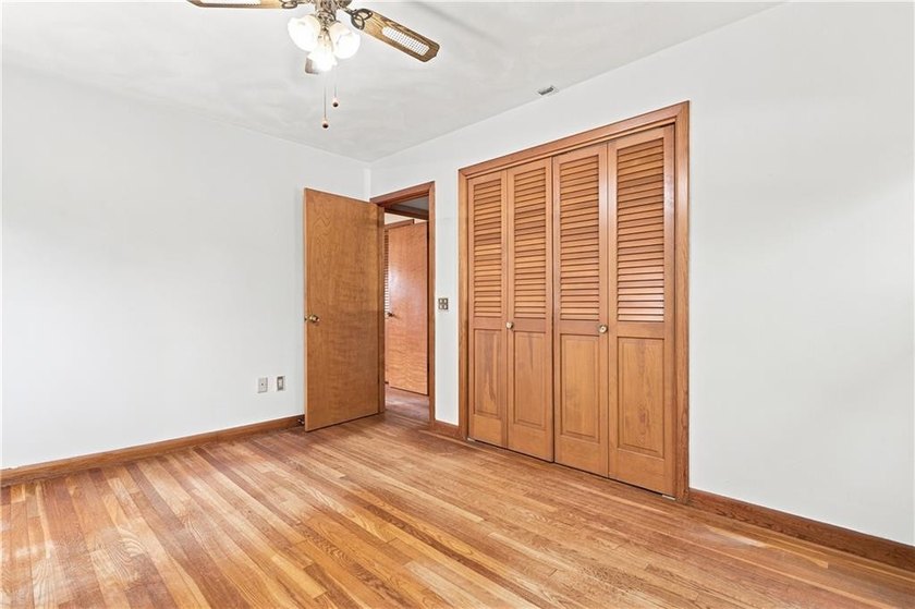 Welcome to this well-built, lovingly maintained ranch in the - photo 8