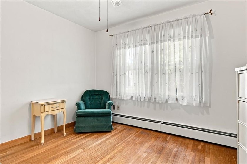Welcome to this well-built, lovingly maintained ranch in the - photo 10