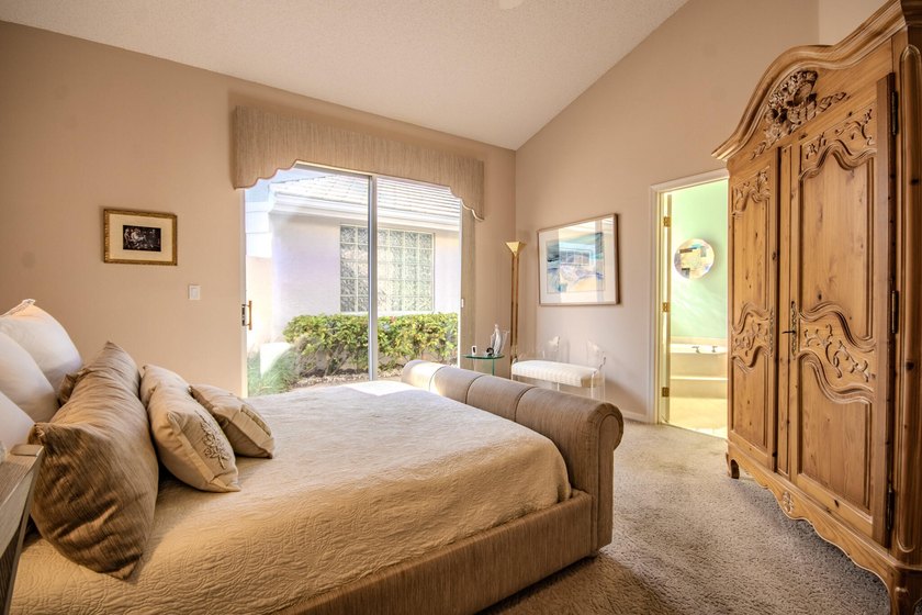 Experience the pinnacle of luxury in this stunning 3 bedroom, 2 - photo 16