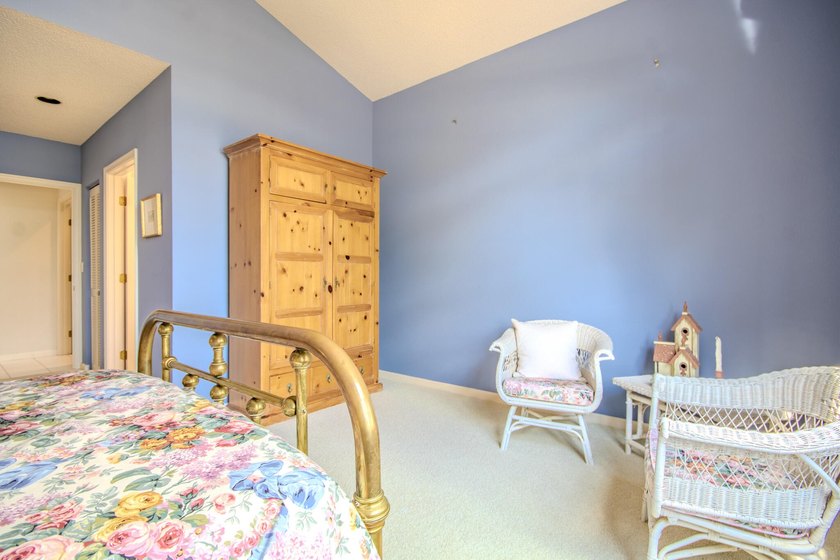 Experience the pinnacle of luxury in this stunning 3 bedroom, 2 - photo 23