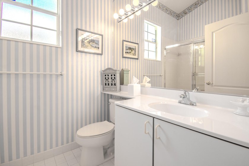 Experience the pinnacle of luxury in this stunning 3 bedroom, 2 - photo 24