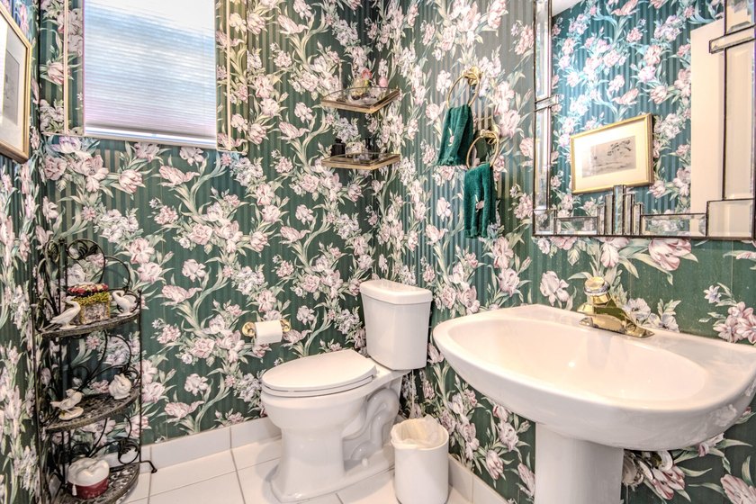 Experience the pinnacle of luxury in this stunning 3 bedroom, 2 - photo 26