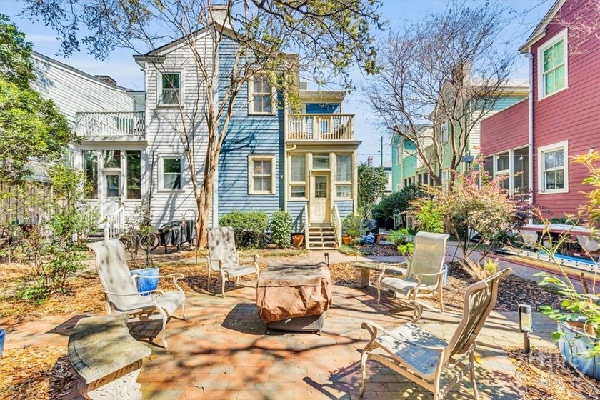 Sophisticated townhome in Savannah's Landmark Historic District - photo 31