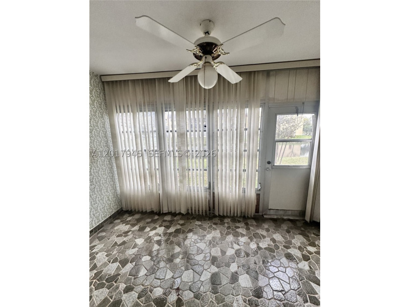 Handyman Special. 2B/2B Condo. This condo is ready for the right - photo 4