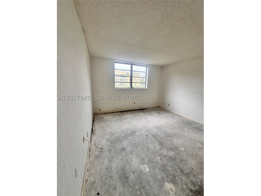 Handyman Special. 2B/2B Condo. This condo is ready for the right - photo 8