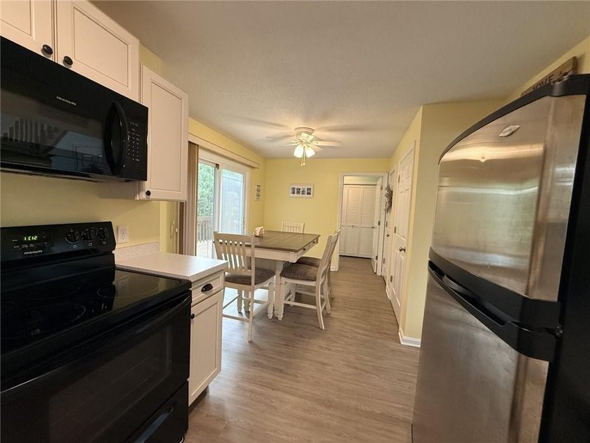 Trade frustration for relaxation in this beautifully updated - photo 10