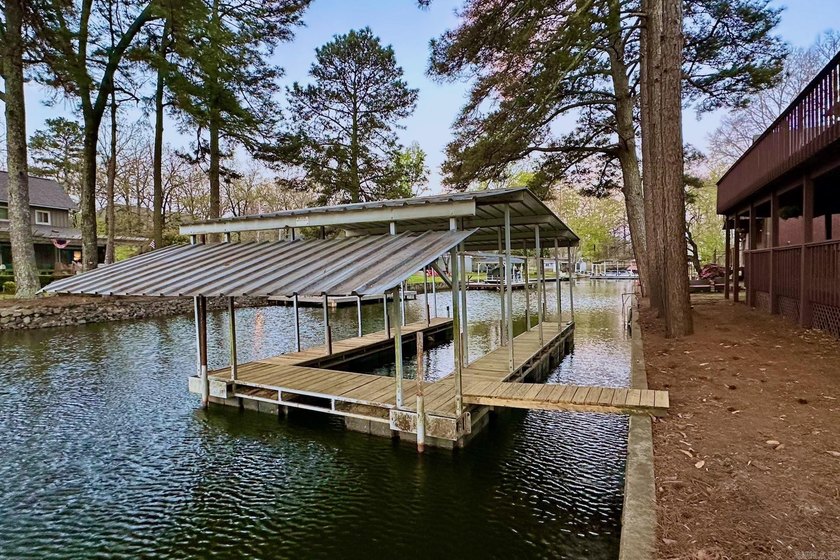 Welcome to an exceptional waterfront opportunity on Lake - photo 3