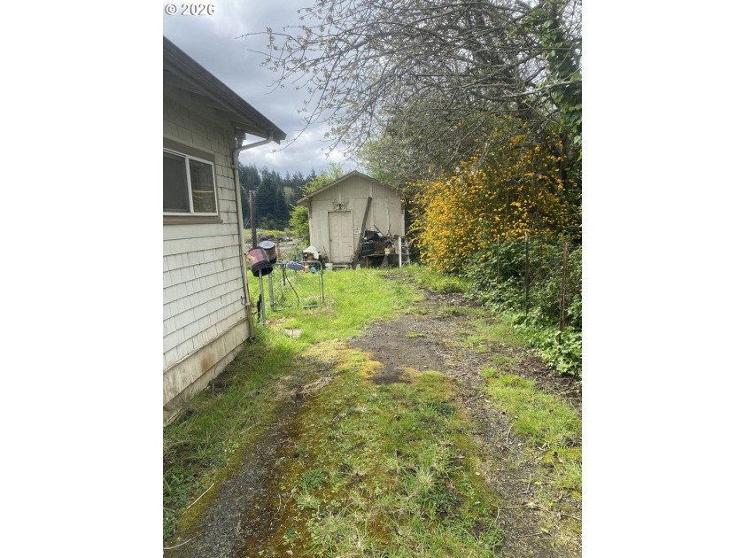Motivated seller, willing to work with buyers and help with - photo 4