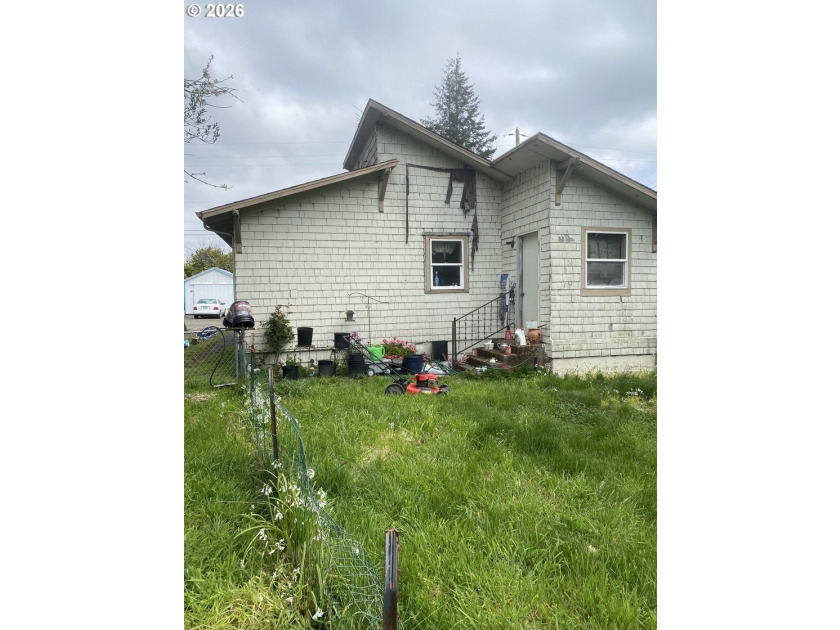 Motivated seller, willing to work with buyers and help with - photo 6