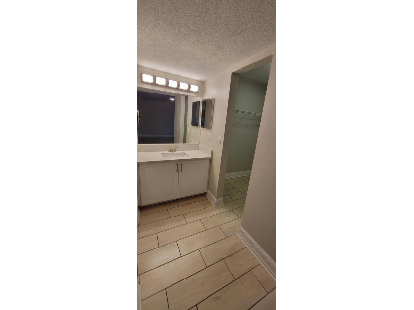 Updated 2B 2B Waterfront Condo in the gated community of Bay - photo 11