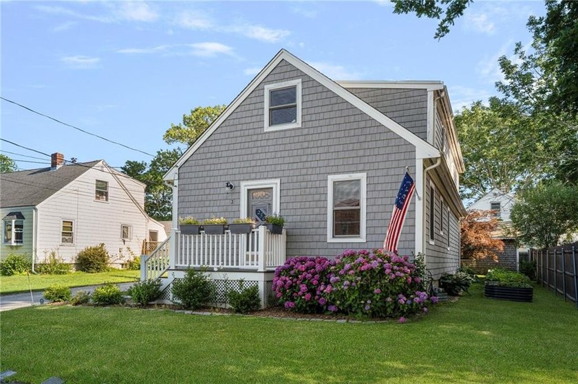 Welcome to this charming move-in ready Cape located in Newport's - photo 2