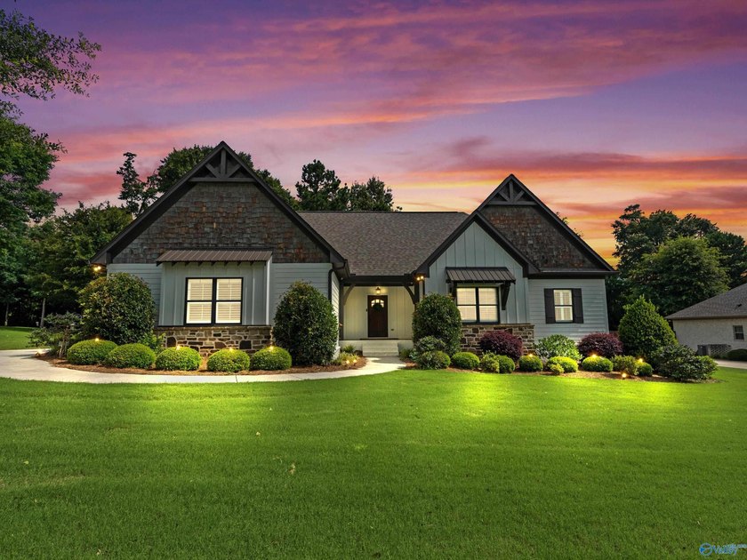 Stunning Sycamore Cove home inside Guntersville city limits - photo 2