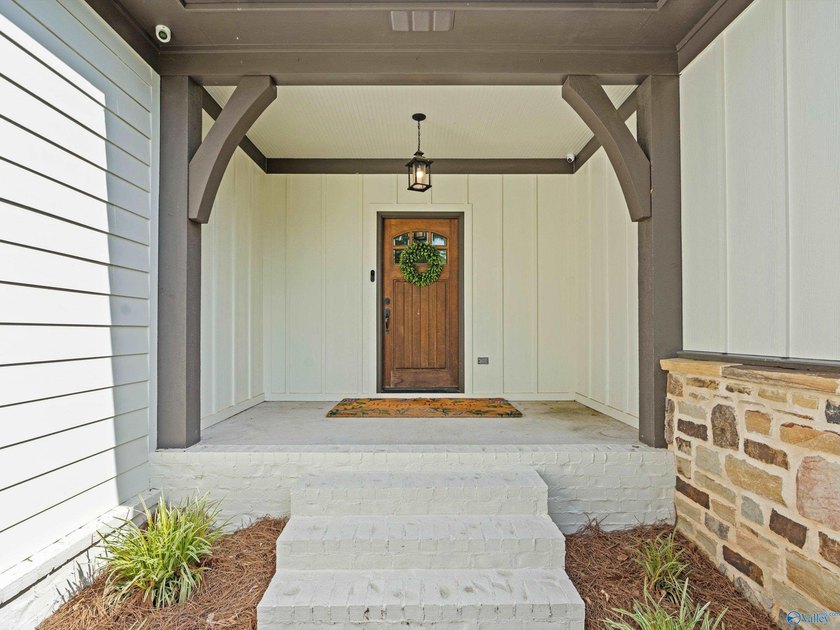 Stunning Sycamore Cove home inside Guntersville city limits - photo 3