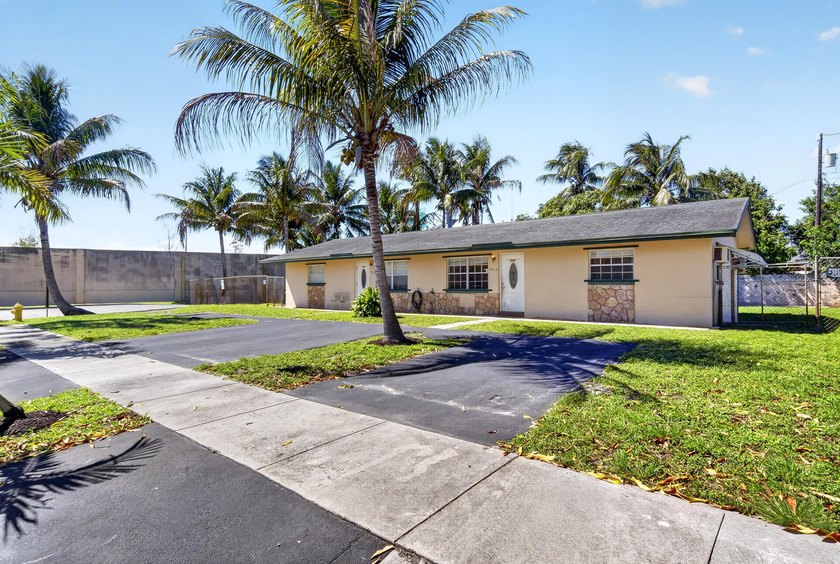 Income-producing duplex in a high-demand Oakland Park location - photo 2