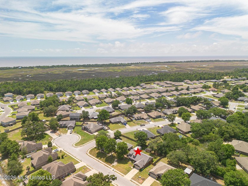 Welcome to South Pointe Subdivision in the highly sought-after - photo 23