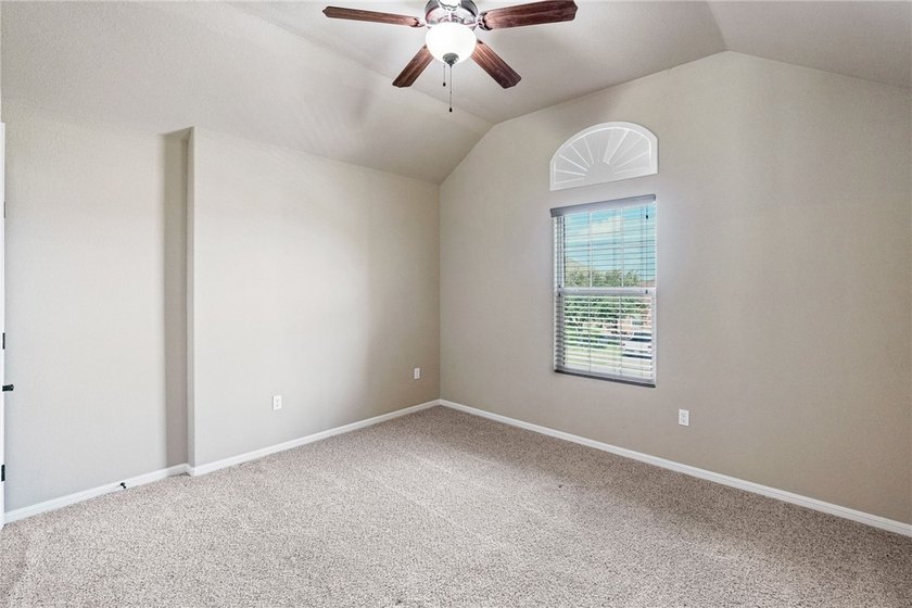 PRICE IMPROVEMENT + $10,000 BUYER CONCESSION. Spacious Southside - photo 27