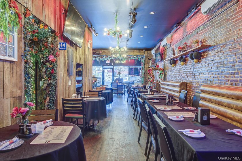 Welcome to Rosa's Steakhouse, a premier, fully functioning - photo 4