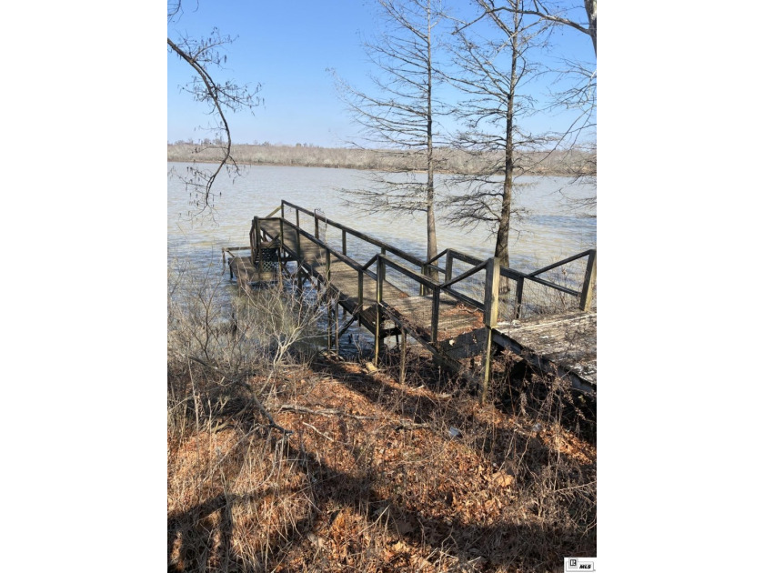 Water frontage lake lot with beautiful views of Lake Louie and - photo 5