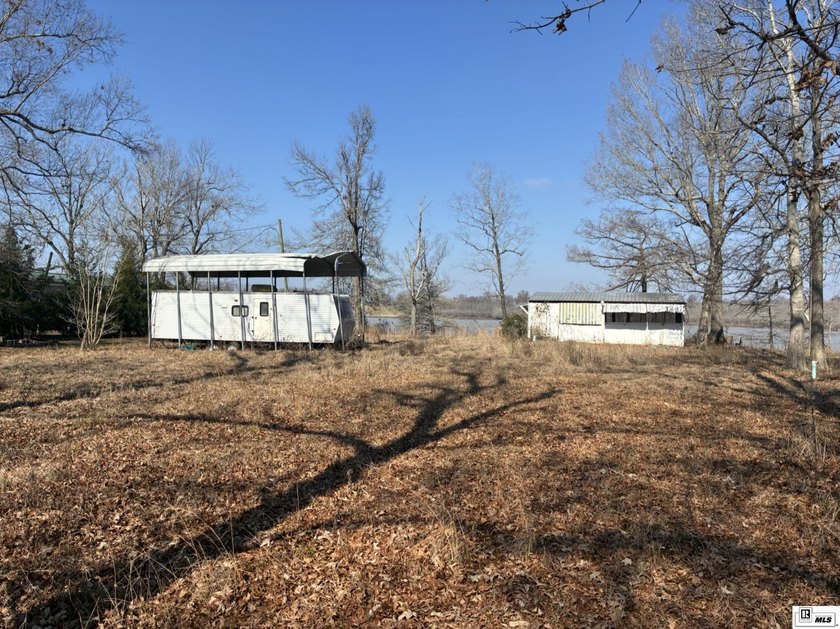 Water frontage lake lot with beautiful views of Lake Louie and - photo 7