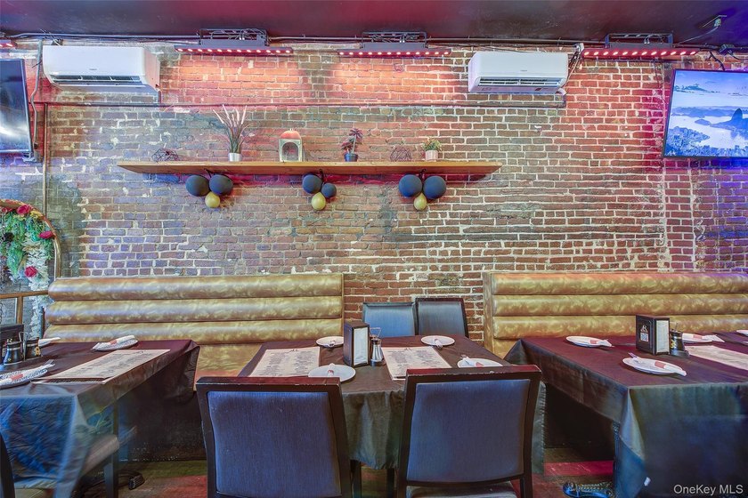 Welcome to Rosa's Steakhouse, a premier, fully functioning - photo 9