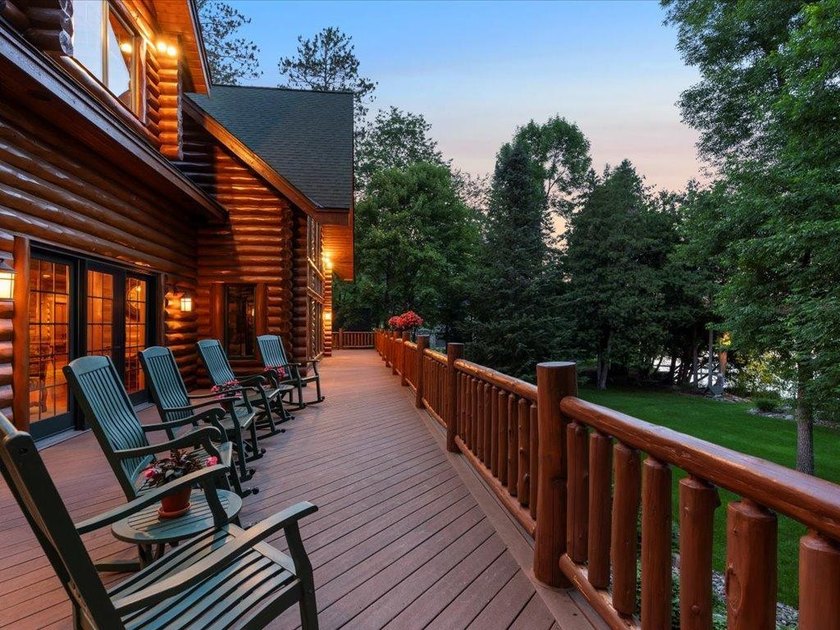 Best of all worlds - Location, Privacy, and Craftsmanship. This - photo 15