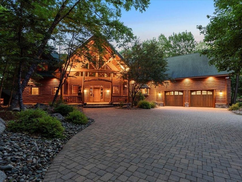 Best of all worlds - Location, Privacy, and Craftsmanship. This - photo 18