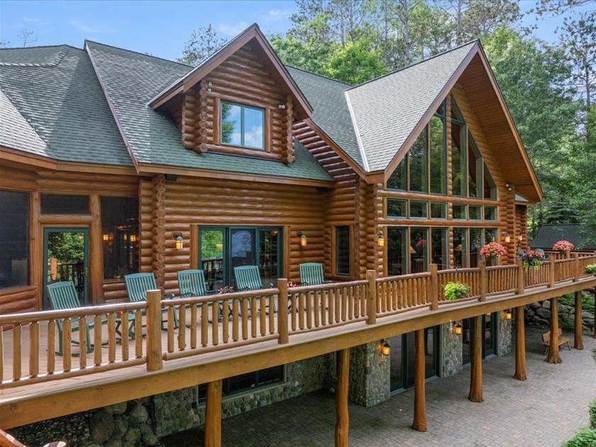 Best of all worlds - Location, Privacy, and Craftsmanship. This - photo 22