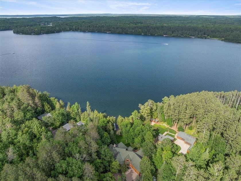 Best of all worlds - Location, Privacy, and Craftsmanship. This - photo 26