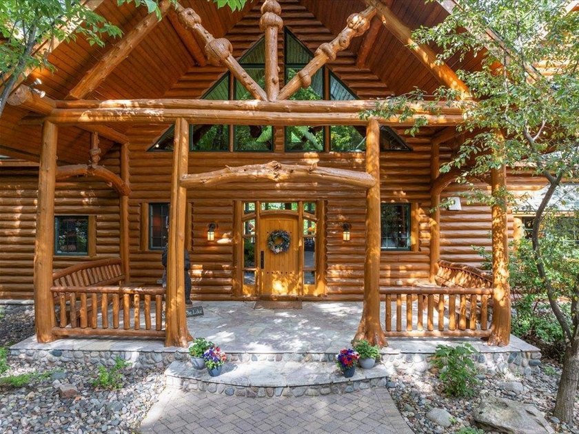 Best of all worlds - Location, Privacy, and Craftsmanship. This - photo 34