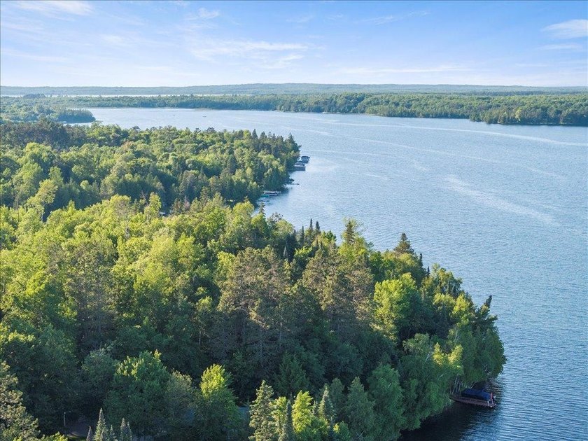 Best of all worlds - Location, Privacy, and Craftsmanship. This - photo 43
