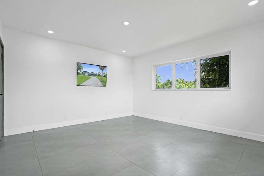New roof, updated electrical and plumbing, a gourmet kitchen - photo 50