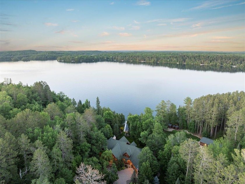 Best of all worlds - Location, Privacy, and Craftsmanship. This - photo 51