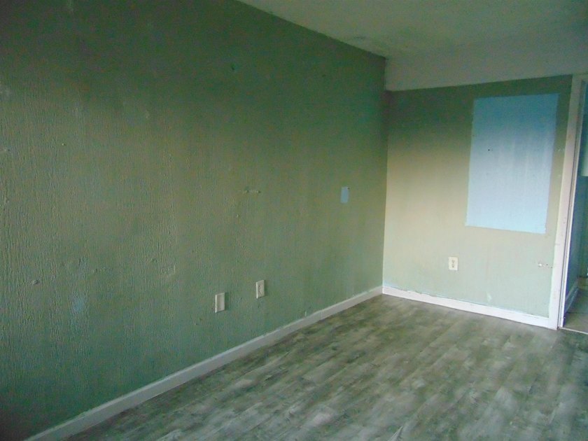 Exceptional investment opportunity! This first-floor oceanfront - photo 7