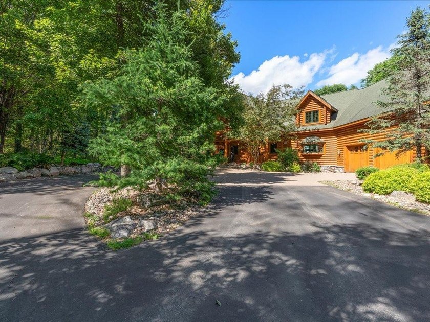 Best of all worlds - Location, Privacy, and Craftsmanship. This - photo 57