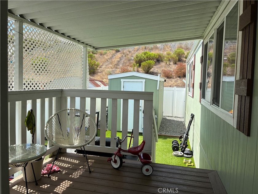 Gorgeous 4 Bedrooms, 2 Baths built in 2018, great open floor - photo 5