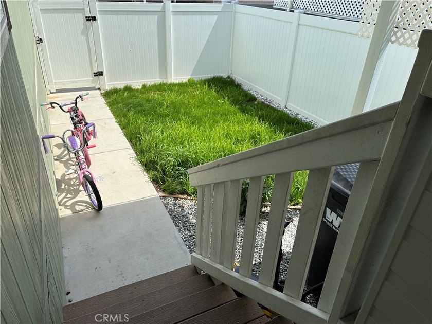 Gorgeous 4 Bedrooms, 2 Baths built in 2018, great open floor - photo 6