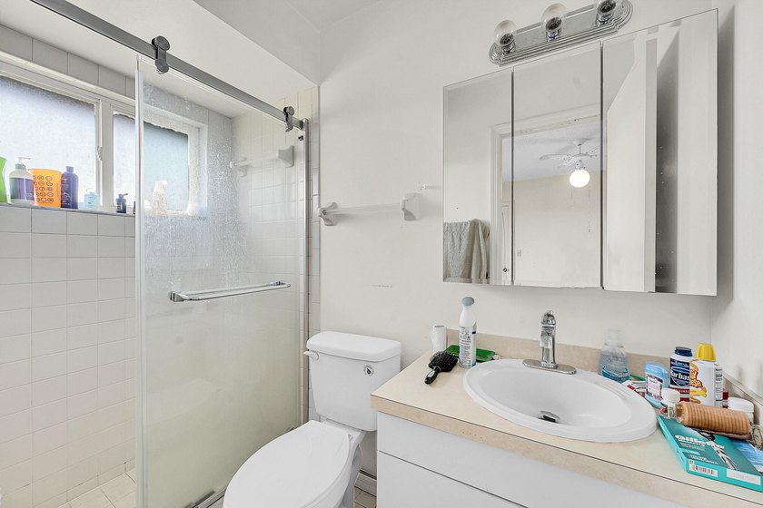Handyman Special - Bring Your Tool Belt! This 3-bedroom, 2-bath - photo 12