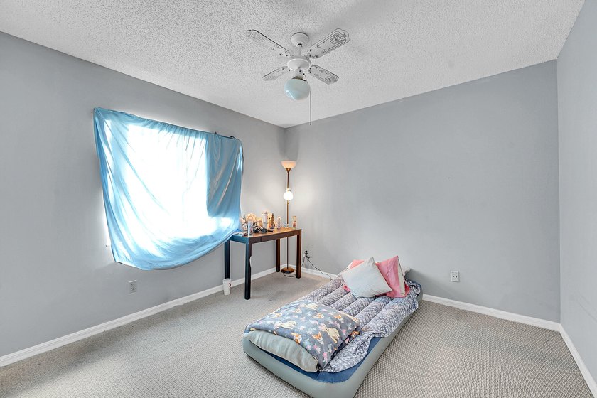 Handyman Special - Bring Your Tool Belt! This 3-bedroom, 2-bath - photo 13