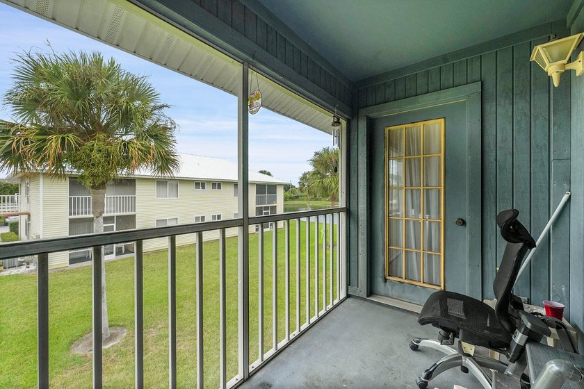 Handyman Special - Bring Your Tool Belt! This 3-bedroom, 2-bath - photo 17