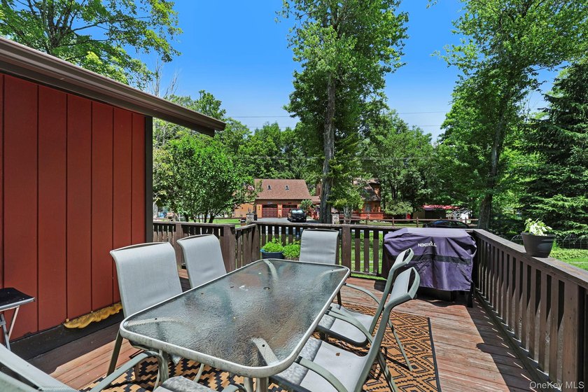 Escape to the beauty of the Catskills at this Mountain Lake - photo 32