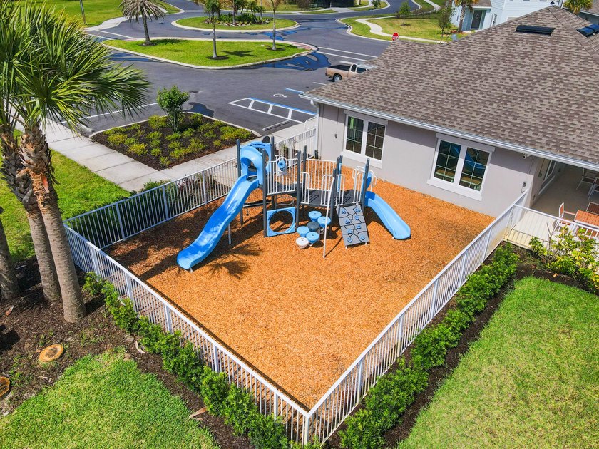Welcome to your new home in the desirable Avalon Crossing - photo 3