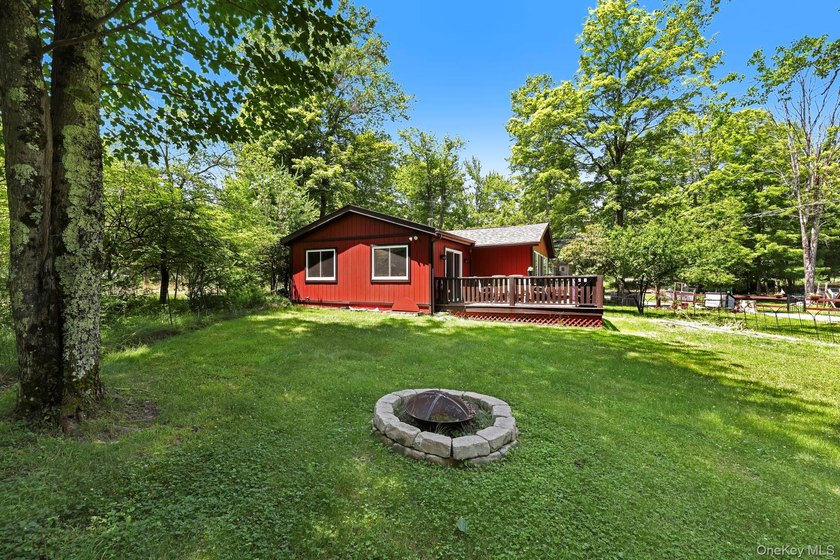 Escape to the beauty of the Catskills at this Mountain Lake - photo 35