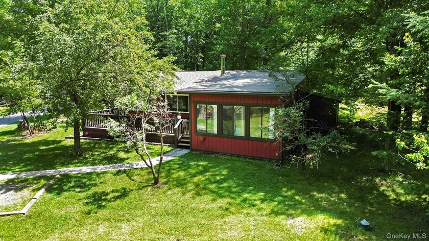 Escape to the beauty of the Catskills at this Mountain Lake - photo 36