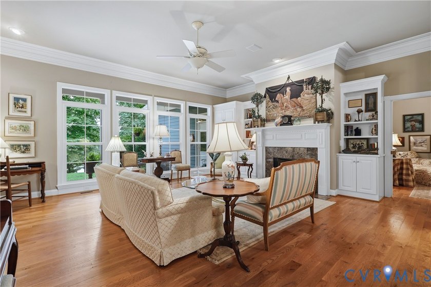 Welcome to this breathtaking custom-built, one-owner waterfront - photo 9