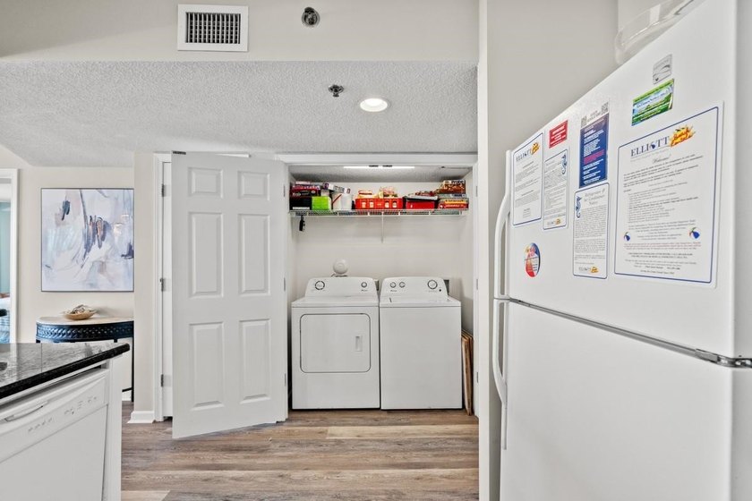 Welcome to this fully furnished &amp; tastefully decorated 4-bedroom - photo 5