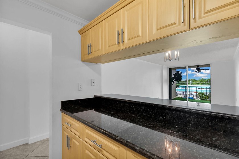 This is a modern, fully updated beautiful 2 bedroom, 1.5 bath - photo 4