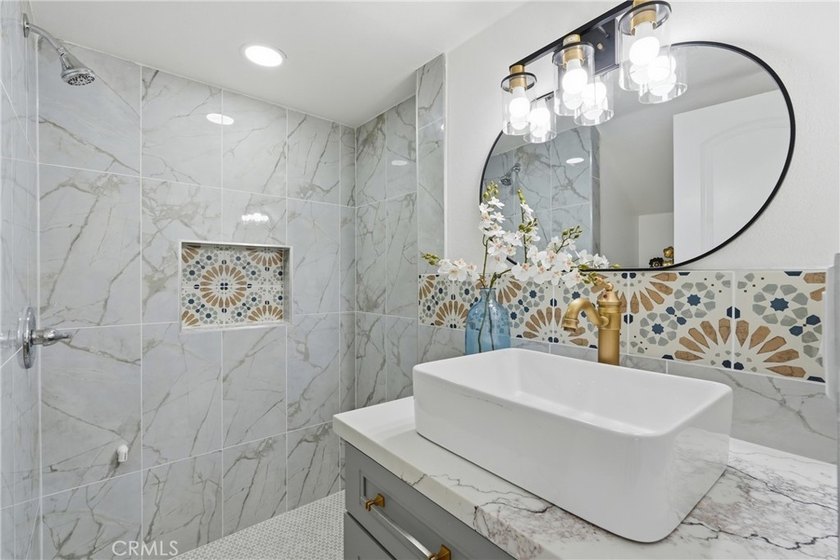 9051 Glenridge Ave - photo 13