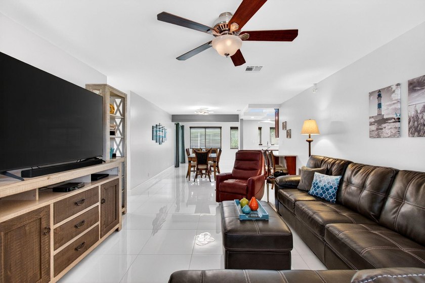 Welcome Home! Come see this beautiful 2 bedroom, 2 bath home - photo 9