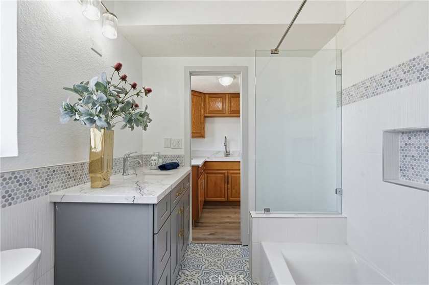 9051 Glenridge Ave - photo 29