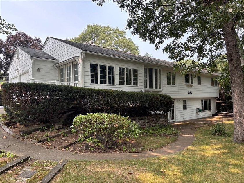 Situated on a desirable corner lot in the sought after Cowesett - photo 4